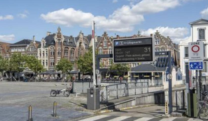 Right In The City Center Your Ghent Getaway Exterior photo