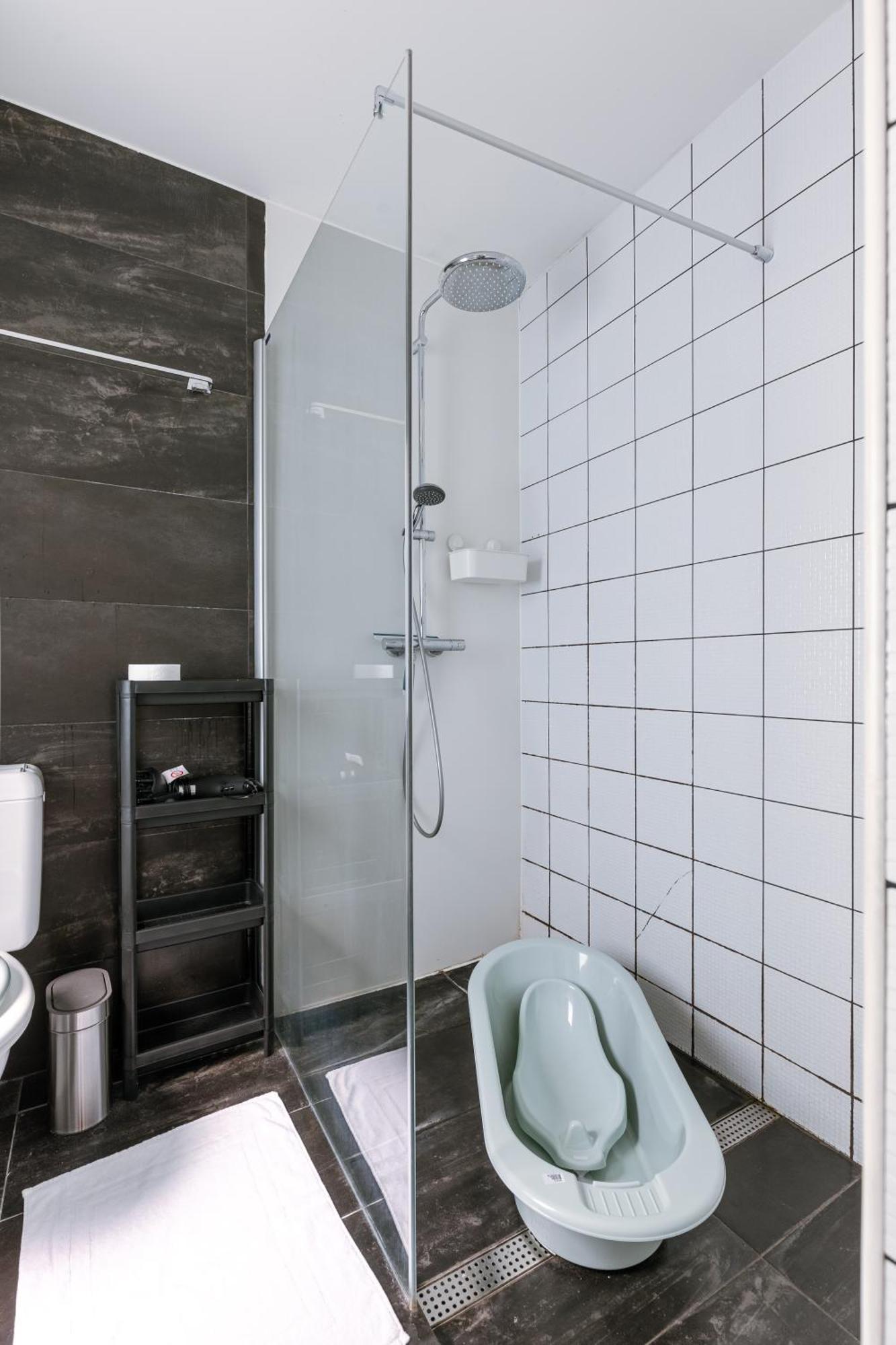 Right In The City Center Your Ghent Getaway Exterior photo